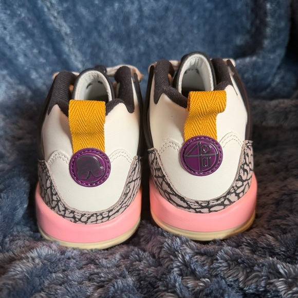 Jordan
Spizike gs
‘Rare air’
Brand new - Picture 4 of 10